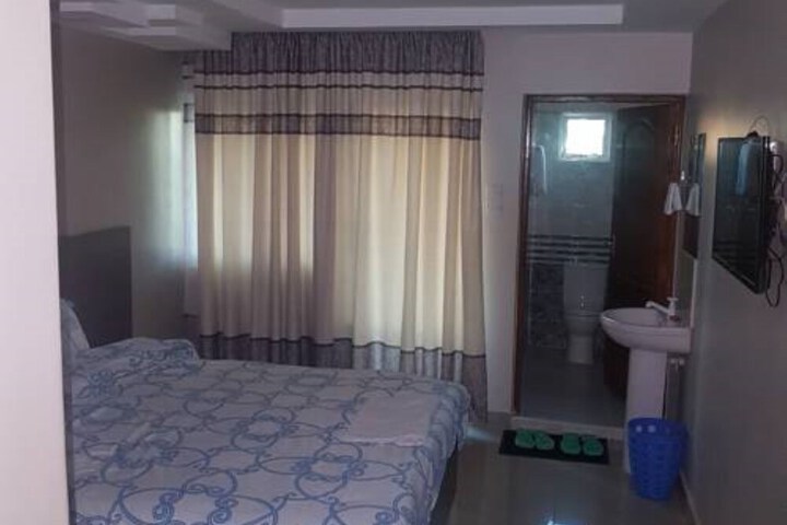 Room 10 of 20