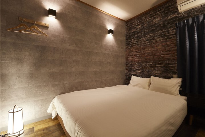 Room 205 of 288