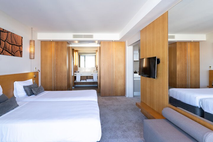 Room 8 of 63