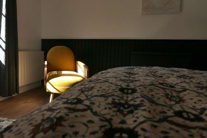 Room 32 of 76