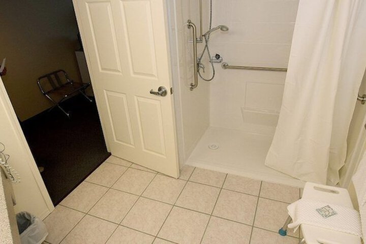 Room 30 of 85