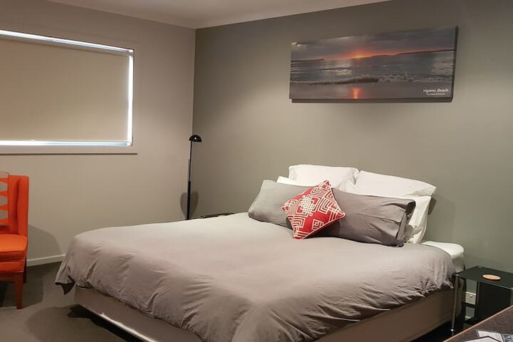 Room 3 of 48