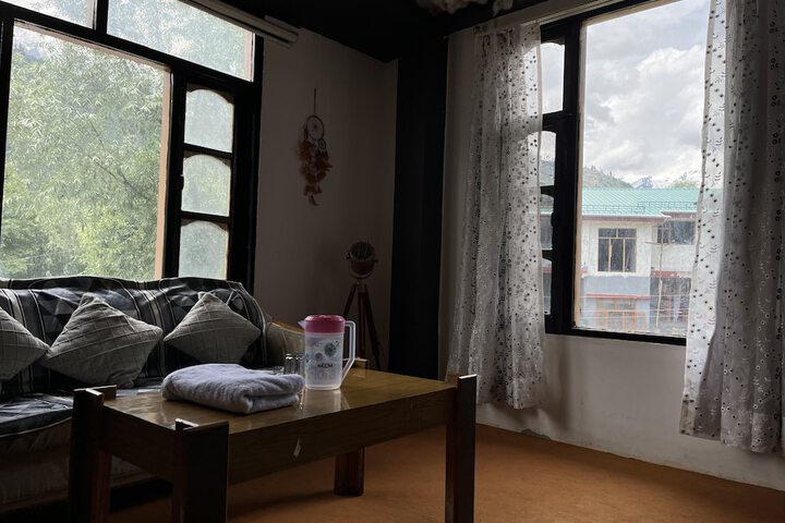 Room 28 of 49