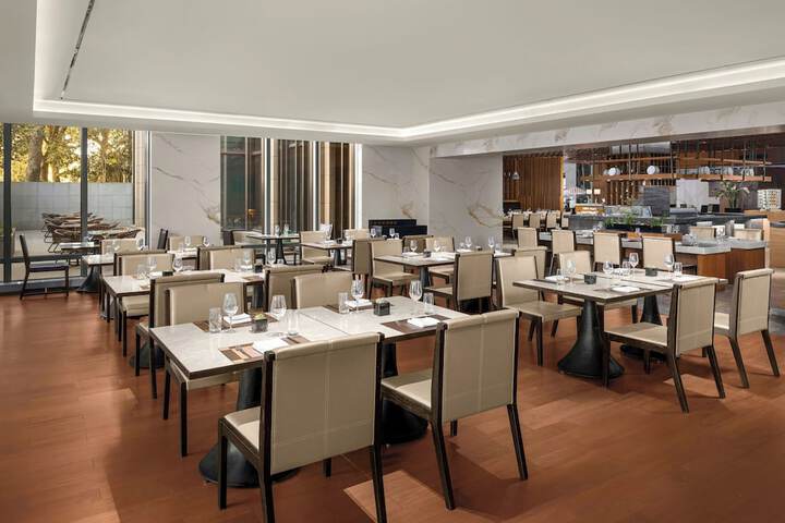 Dining 43 of 62
