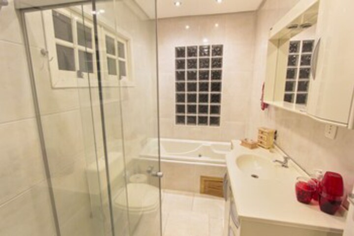 Room 2 of 19