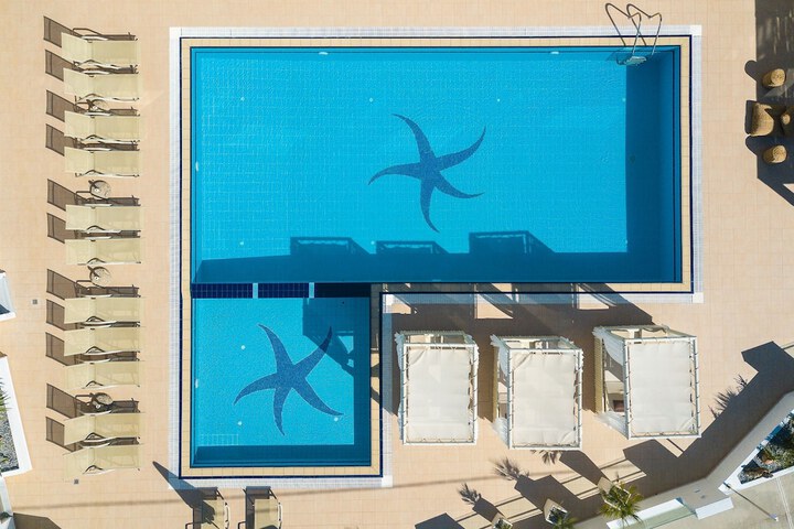Pool 48 of 102