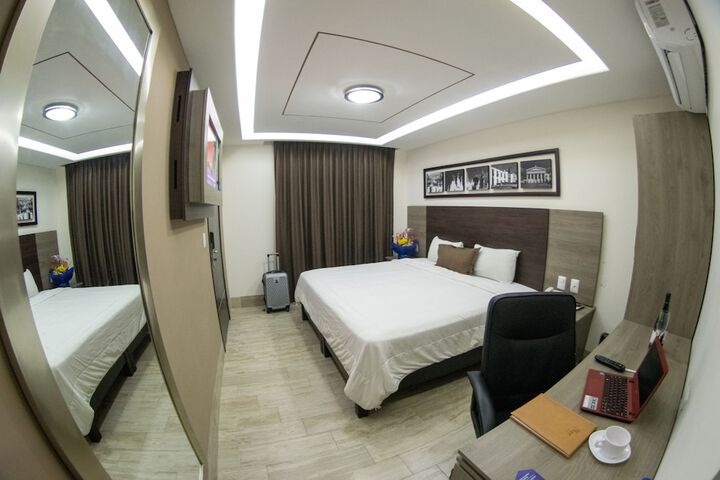 Room 35 of 61