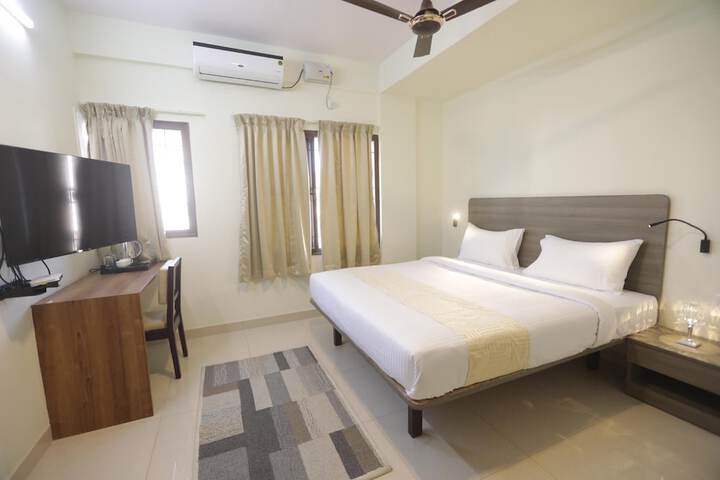 Room 6 of 14