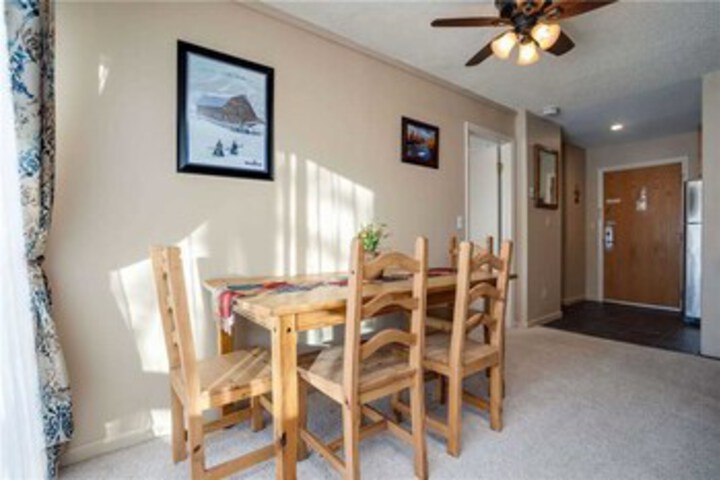 Room 6 of 23