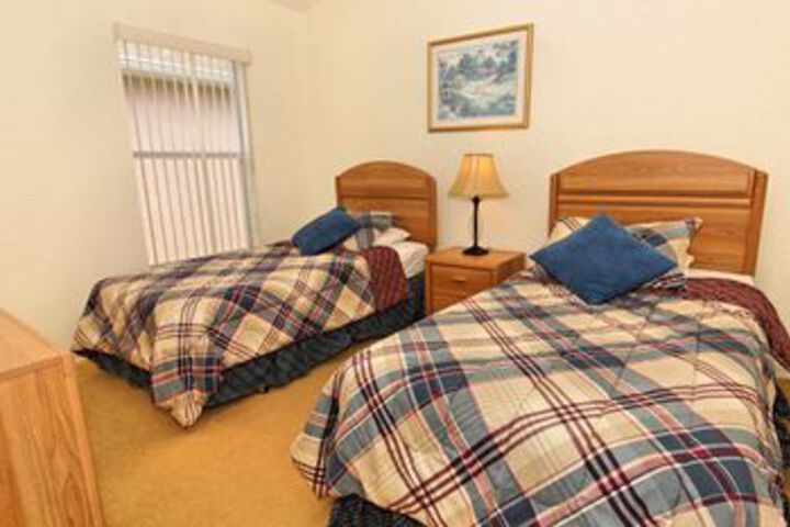 Room 12 of 25