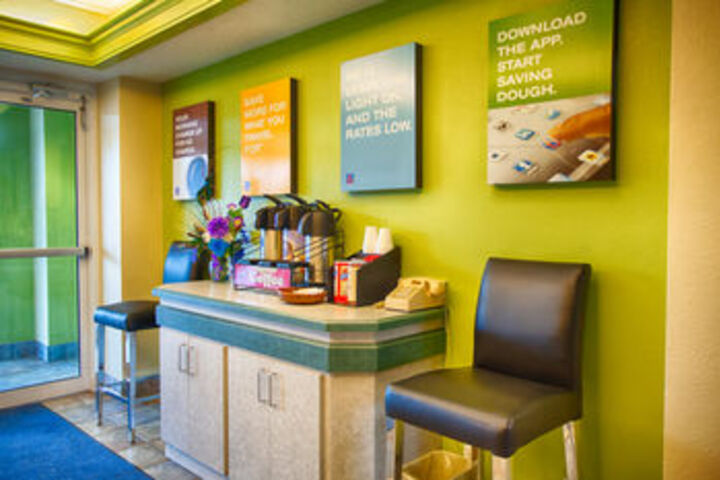 Breakfast/Coffee Service 5 of 26