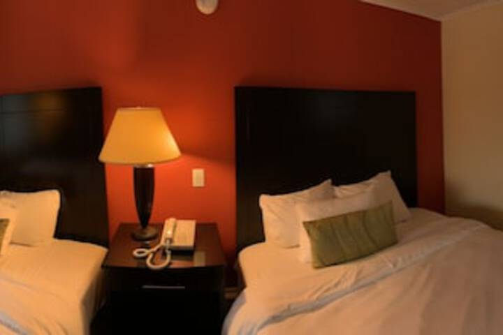 Classic 2 Queen Beds (13 of 13)