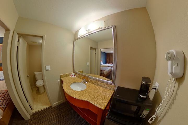 2 Double Beds (4 of 15)