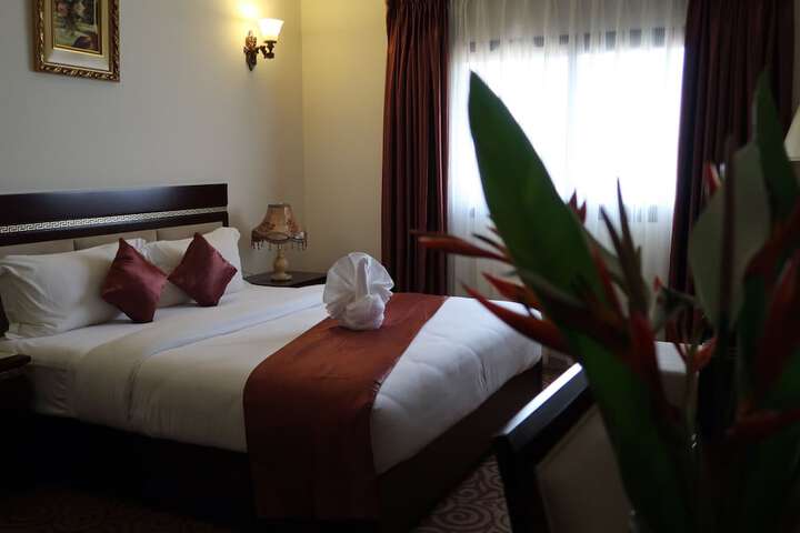 Room 28 of 128