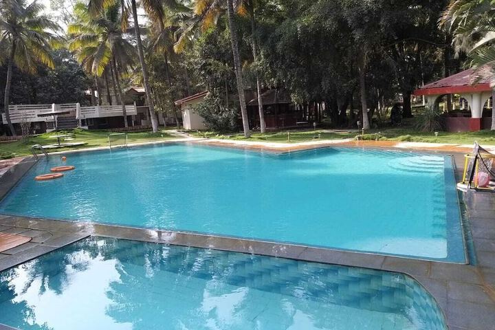 Pool 10 of 32