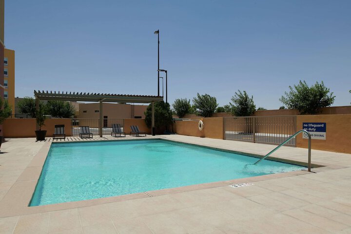 Pools & Facilities