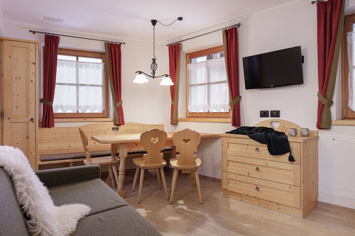 Room 13 of 35