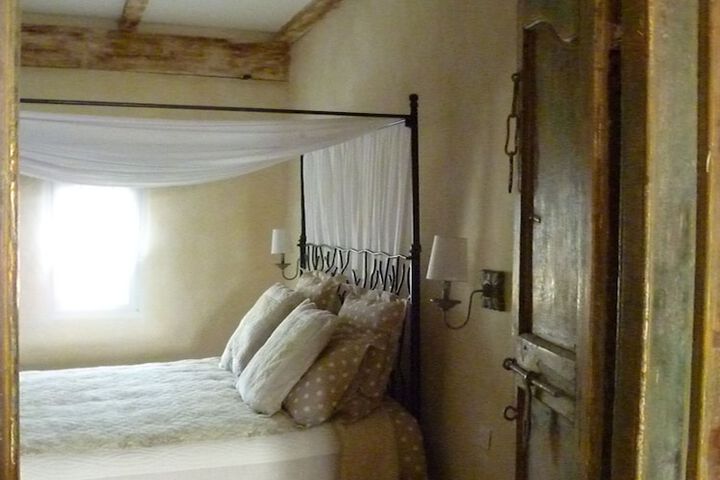 Room 3 of 34