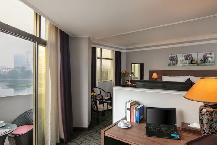 Room 18 of 59