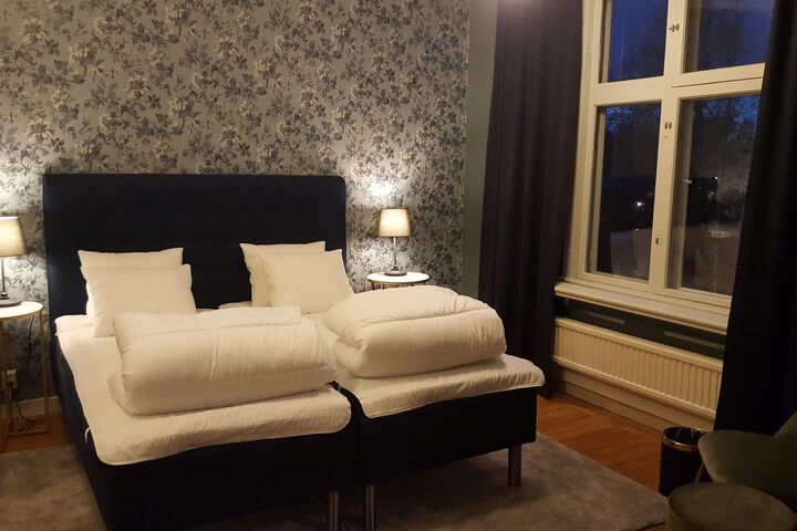 Room 9 of 20