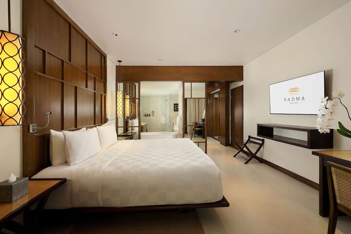 Room 9 of 101