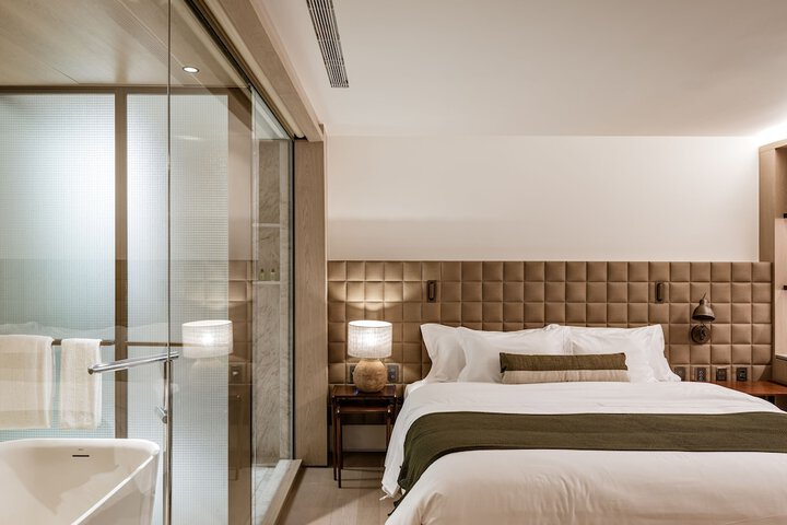Room 6 of 47
