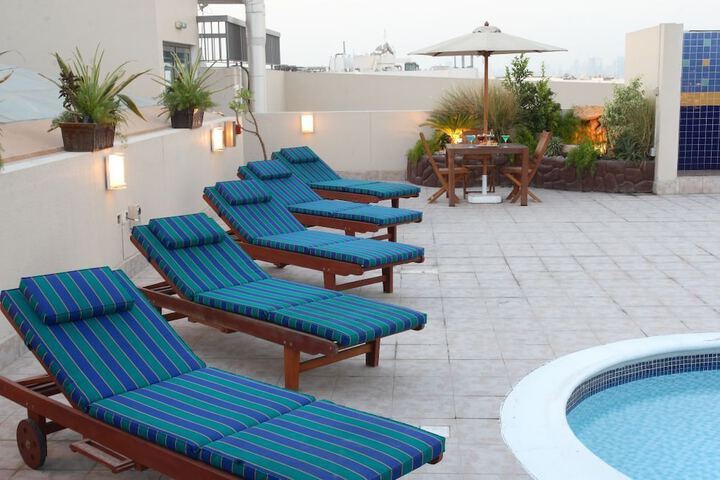 Pool Hotel