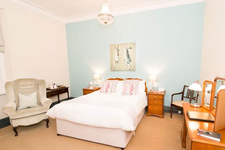 Room 28 of 165