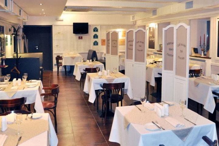 Dining 43 of 63
