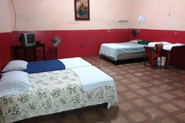 Room 5 of 10