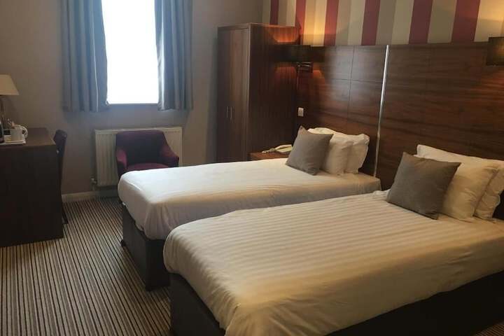 Room 12 of 36