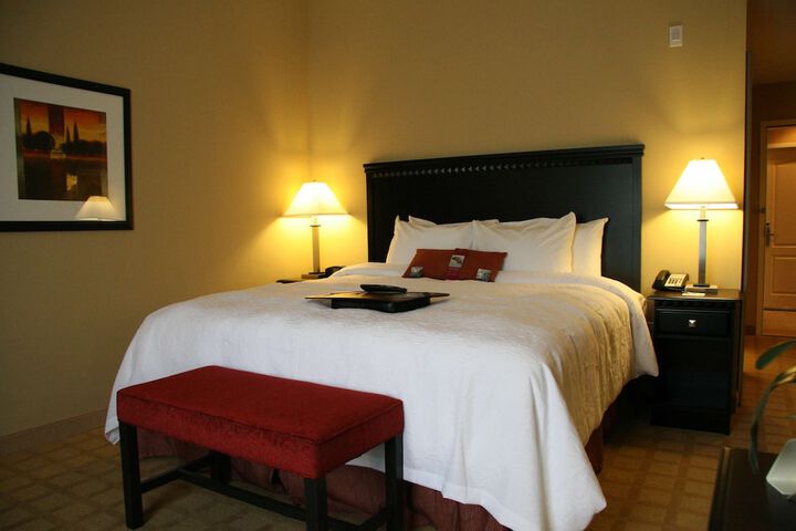 1 King Bed (2 of 8)