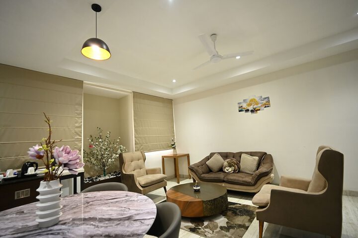 Room 16 of 20