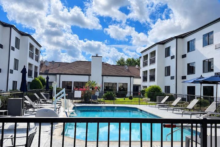 Pools & Facilities