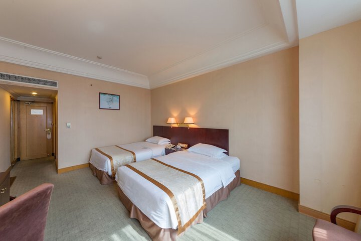 Room 4 of 39