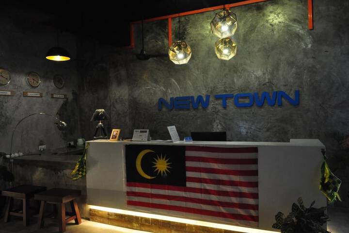Entrance & Lobby