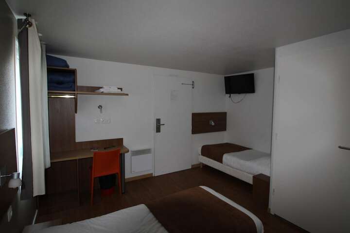 Room 24 of 60