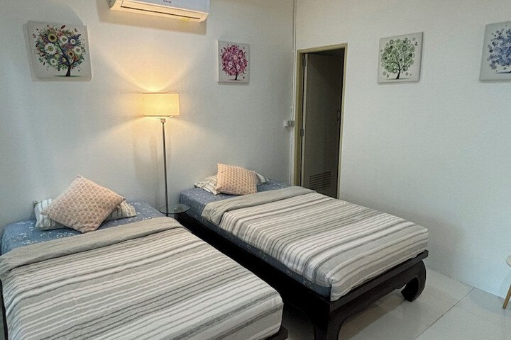 Room 27 of 91