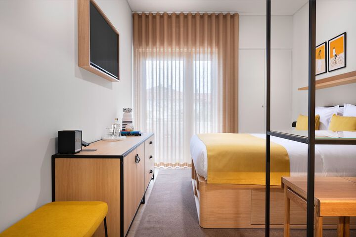 Room 13 of 84