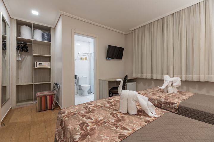 Room 21 of 152