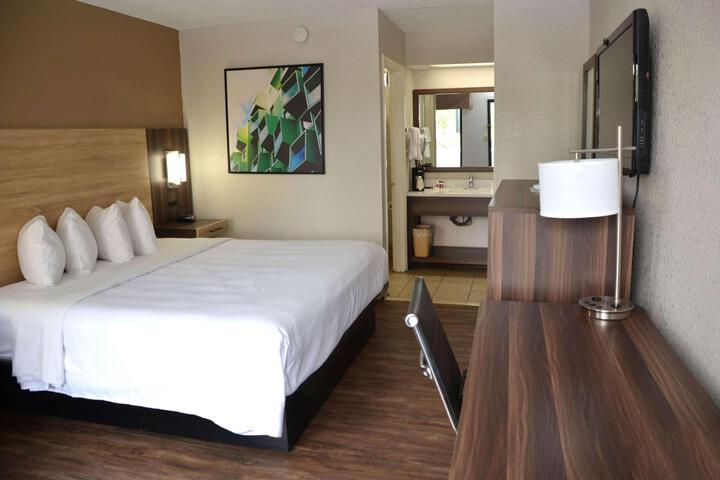 1 King Bed (1 of 5)