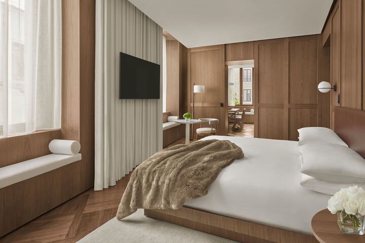 Room 7 of 82