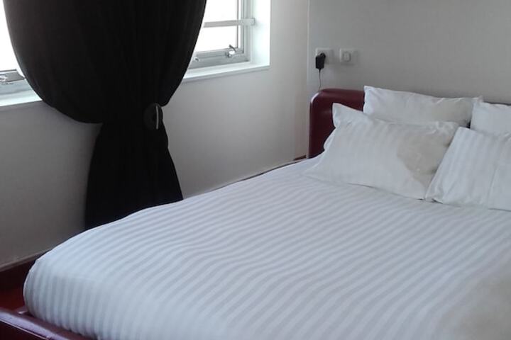 Room 10 of 67