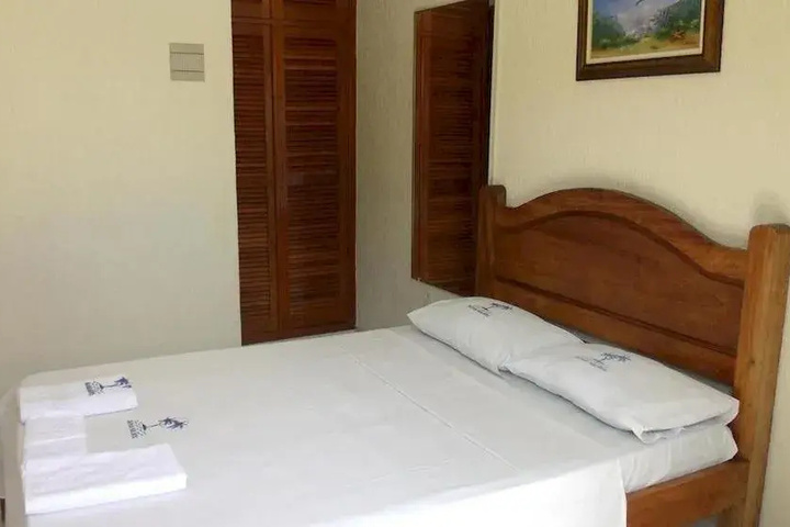 Room 4 of 11