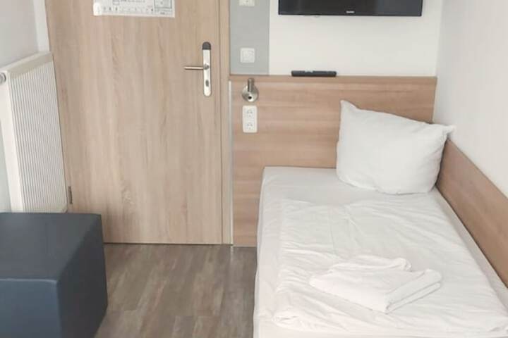 Room 18 of 40