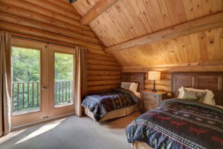 Room 8 of 27
