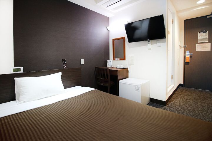 Room 6 of 37