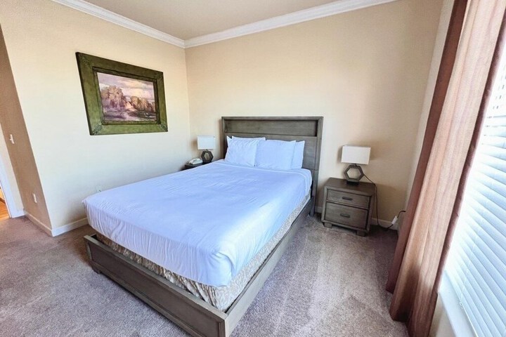 Room 6 of 24