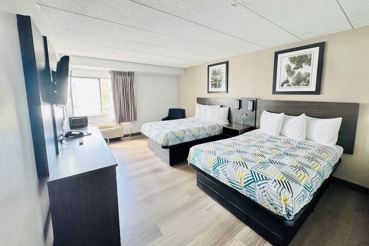 Room 72 of 91