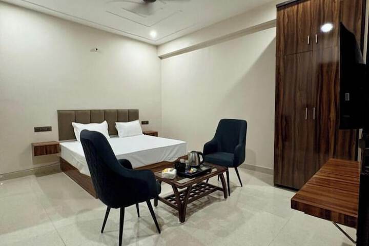 Room 19 of 33